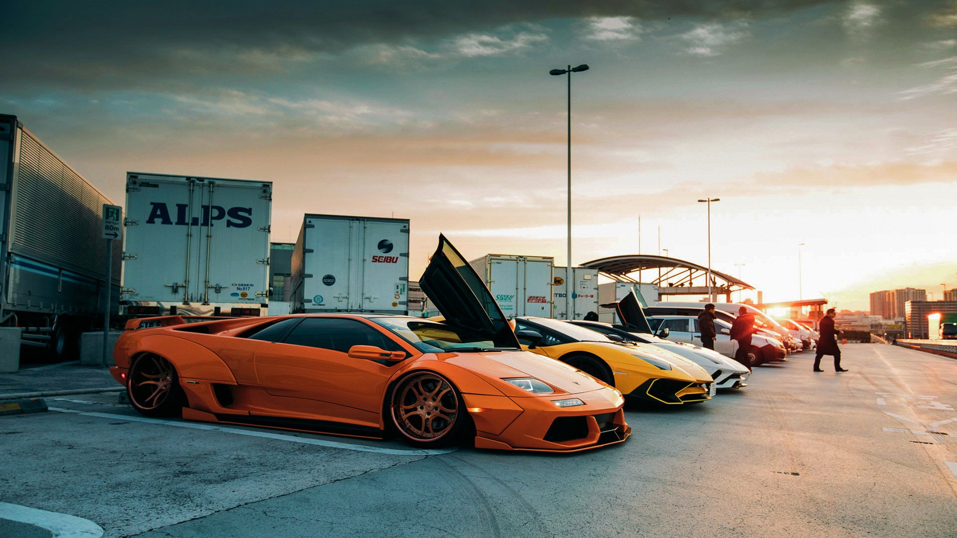 “青少年足球选拔赛火热举行，发掘潜力新秀”，青少年足球比赛规则