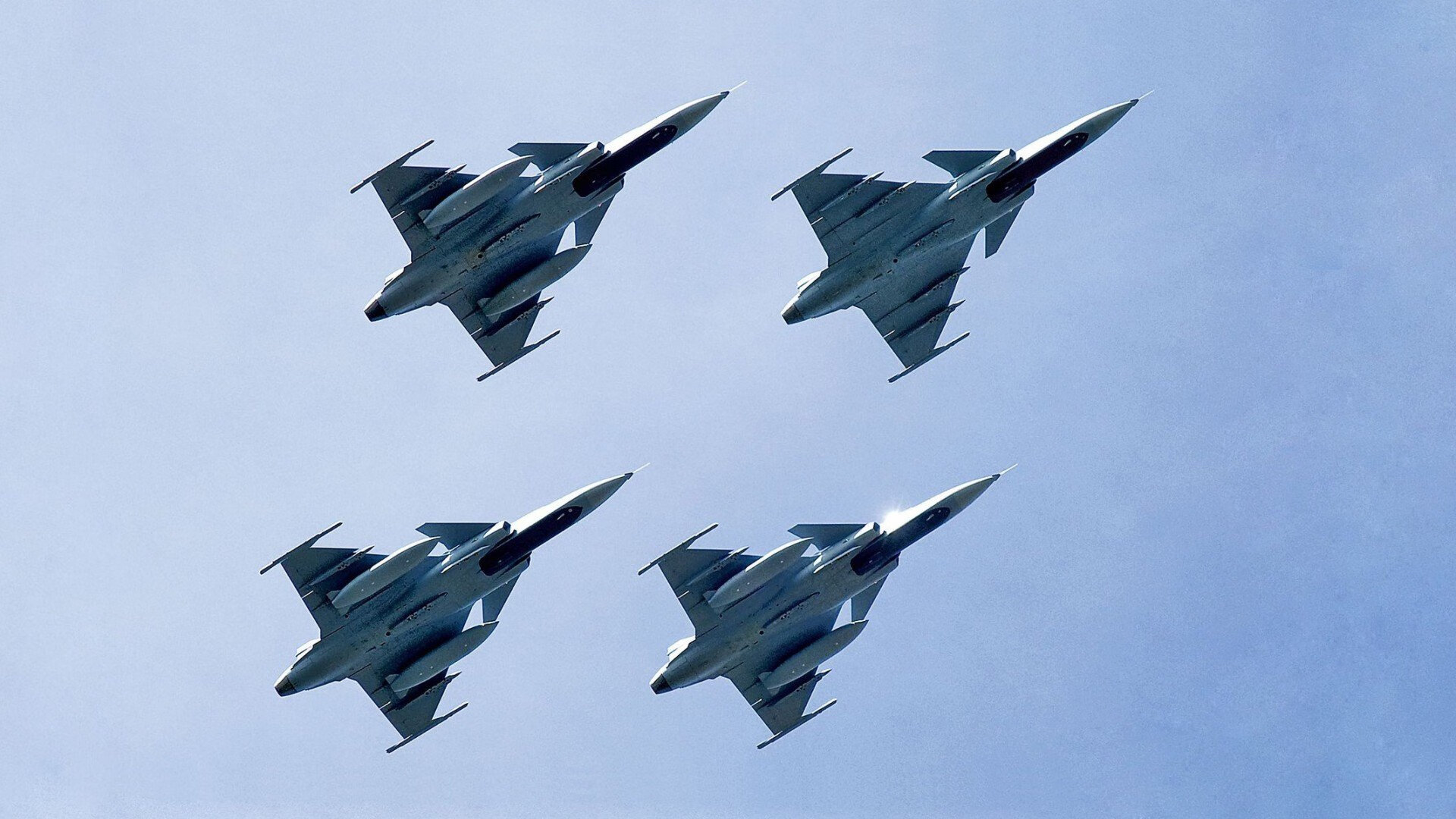 “意甲争冠大戏:几大豪门逐鹿难分胜负”,意甲传统三大豪门